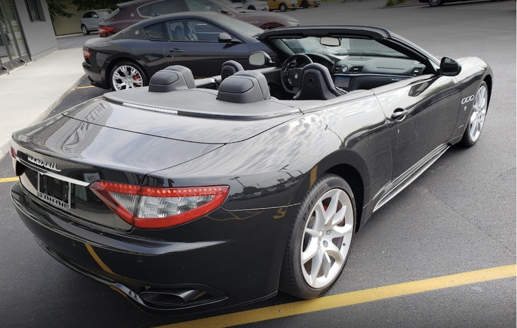 Dealership gallery photo 1